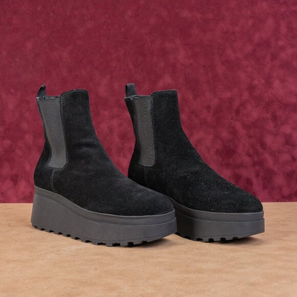 Calvin Klein Women Nevia Black Suede Platform Slip on Chelsea Ankle Boots sz 7.5 - Picture 1 of 8